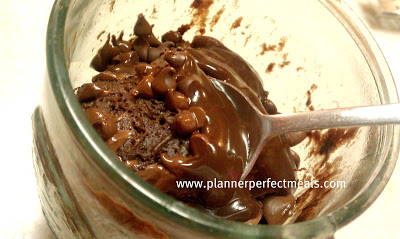 chocolate gooey fudge 2-minute mug cake