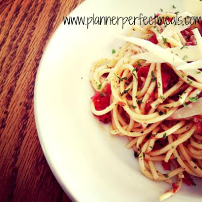 spaghetti with olive oil, tomatoes, basil and garlic