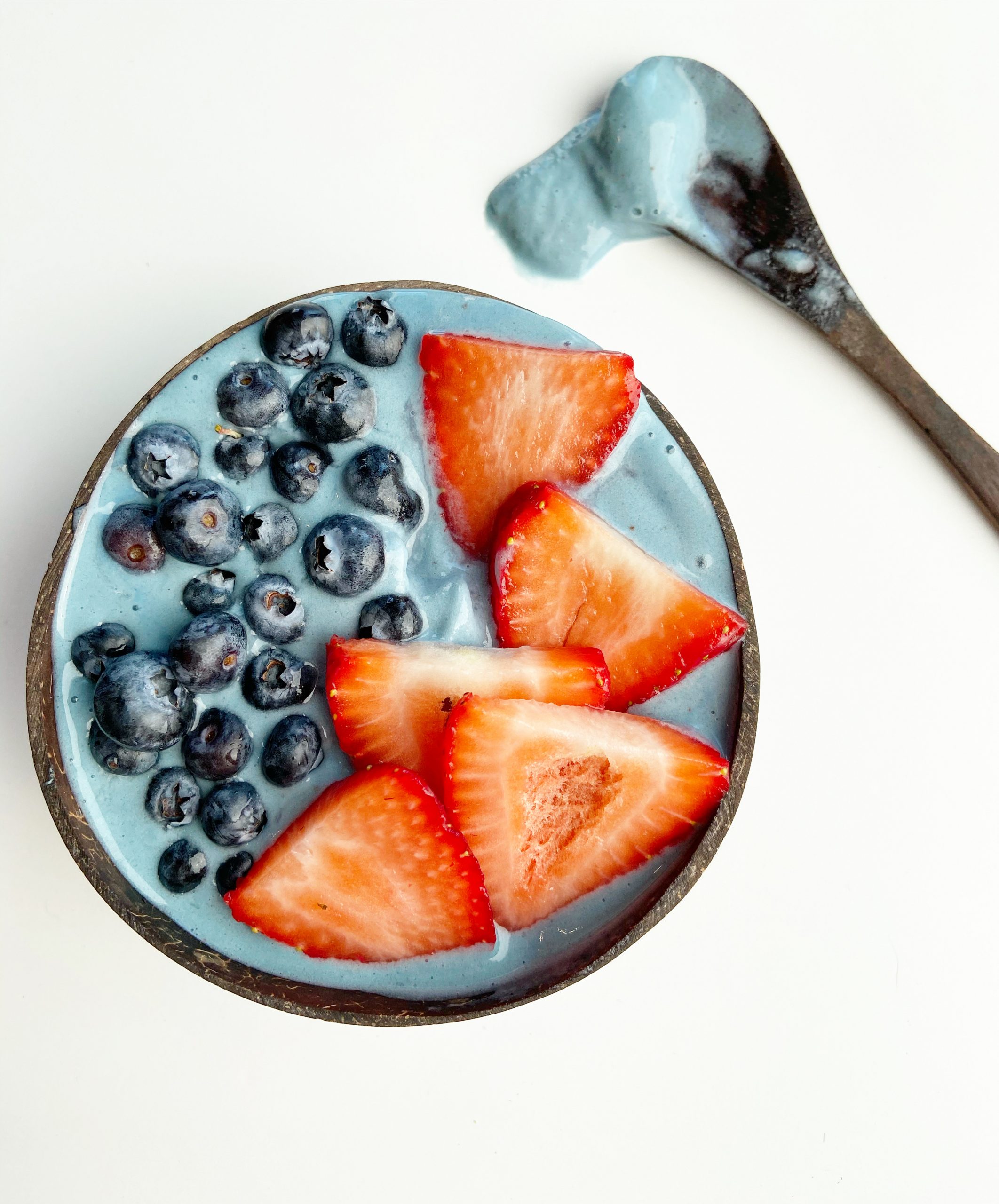Blue Spirulina Smoothie Bowl
